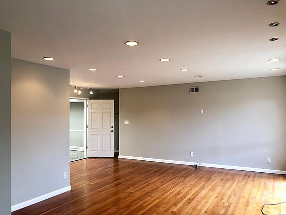 2nd image of 2620 Donegal Ave