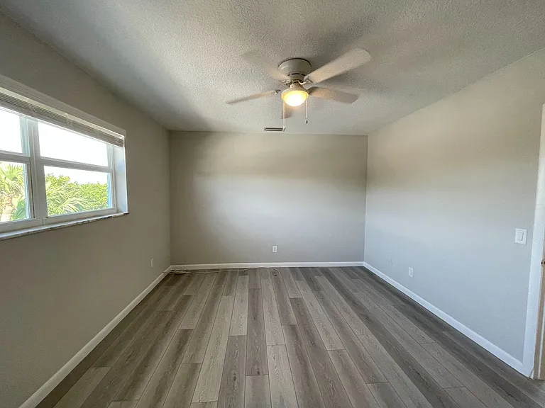 661 Hernando St — Photo 9