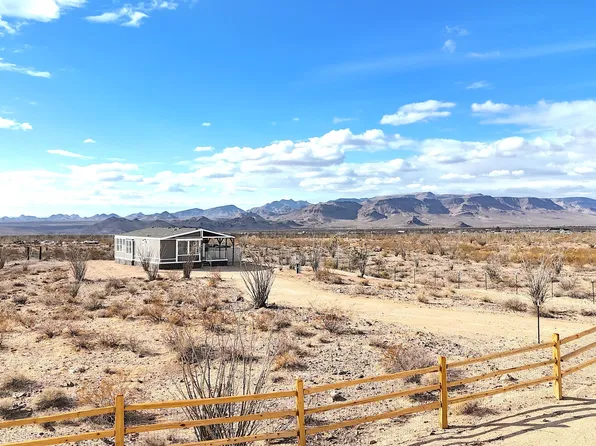 14445 S Ashurst Rd, Yucca, AZ 86438