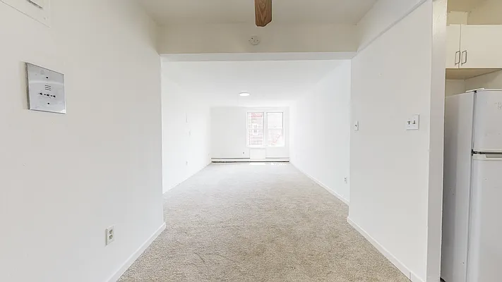 Sold by RE MAX Team | media 7