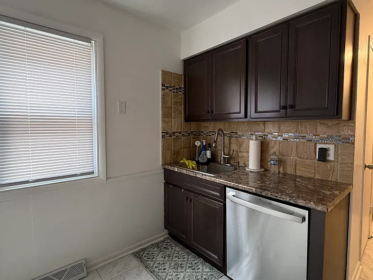 10043 Frontage Rd #D — Photo 14