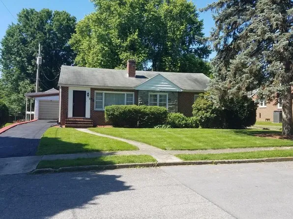 219 Calvert Ter, Hagerstown, MD 21742