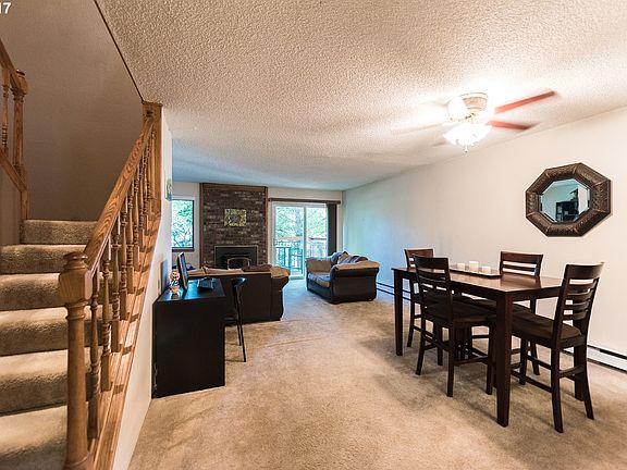 5th image of 23955 NE Aldercrest Cir