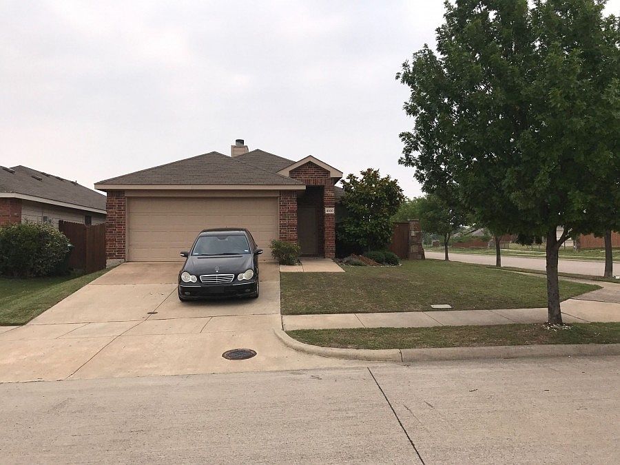1st image of 4000 Houston Dr