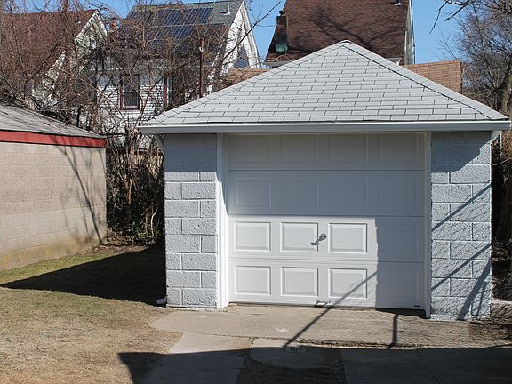 4th image of 11735 143rd St