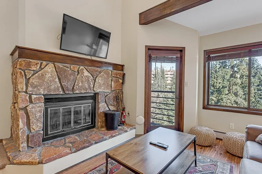 1 bed, $2,350 — Photo 2