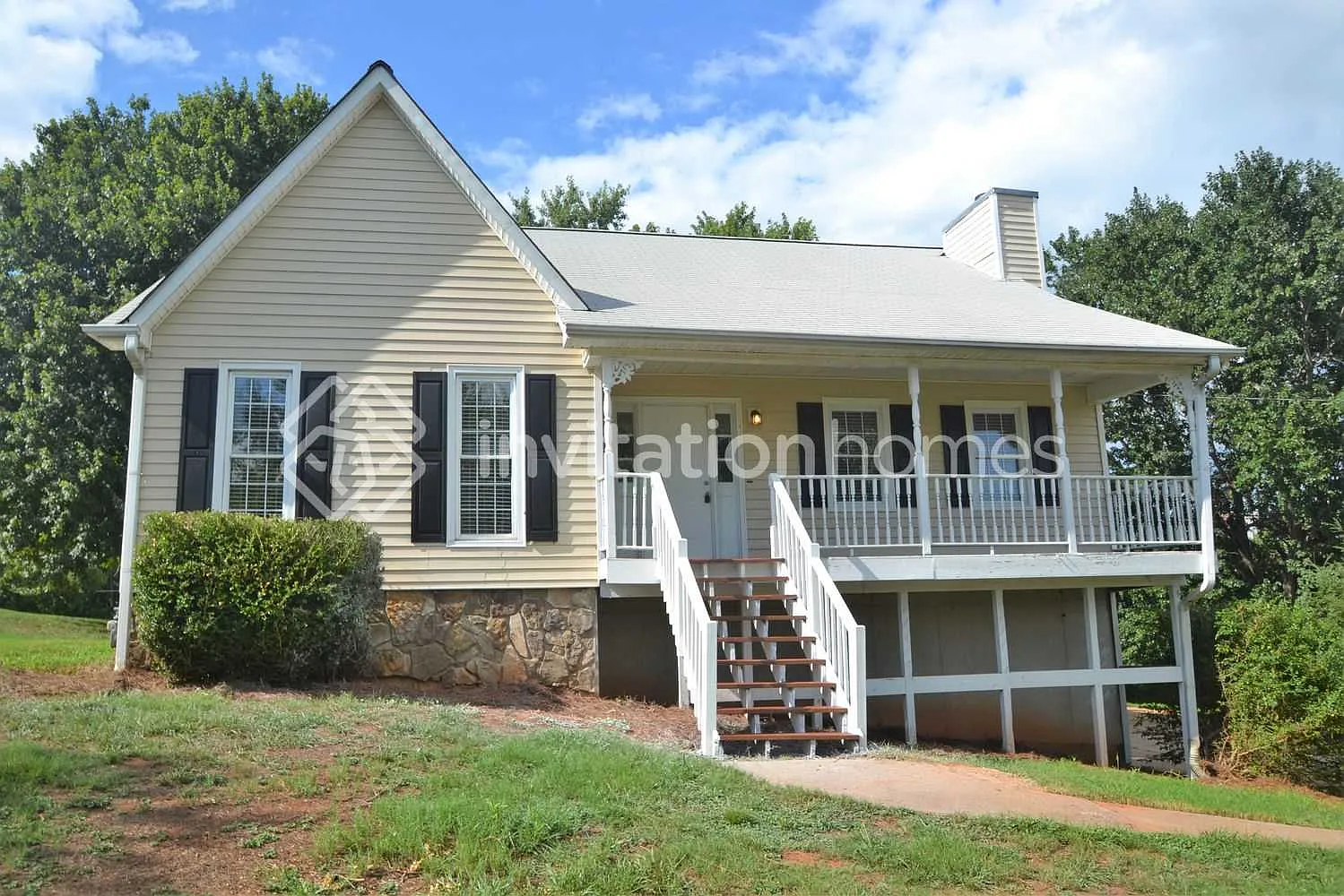 445 Raven Dr Canton, GA 30115 — Photo 1