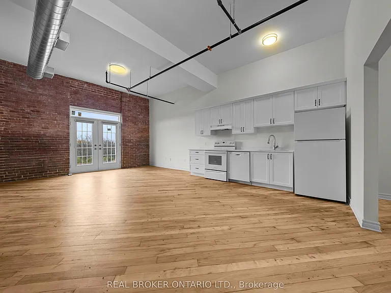 150 Mill St #116 — Photo 8