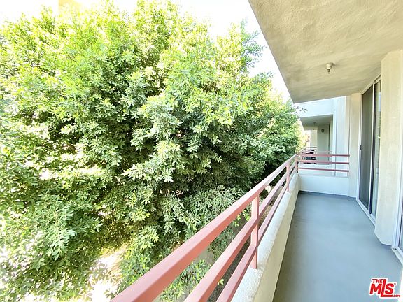4th image of 1323 N Sierra Bonita Ave #104