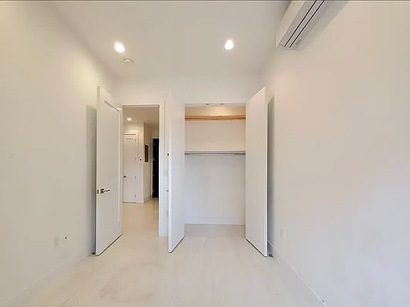 4th image of 1004 Fulton St APT 4F