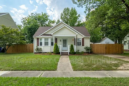 821 Oak Ave Photo 1