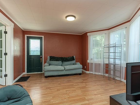 3rd image of 29 Center Ave