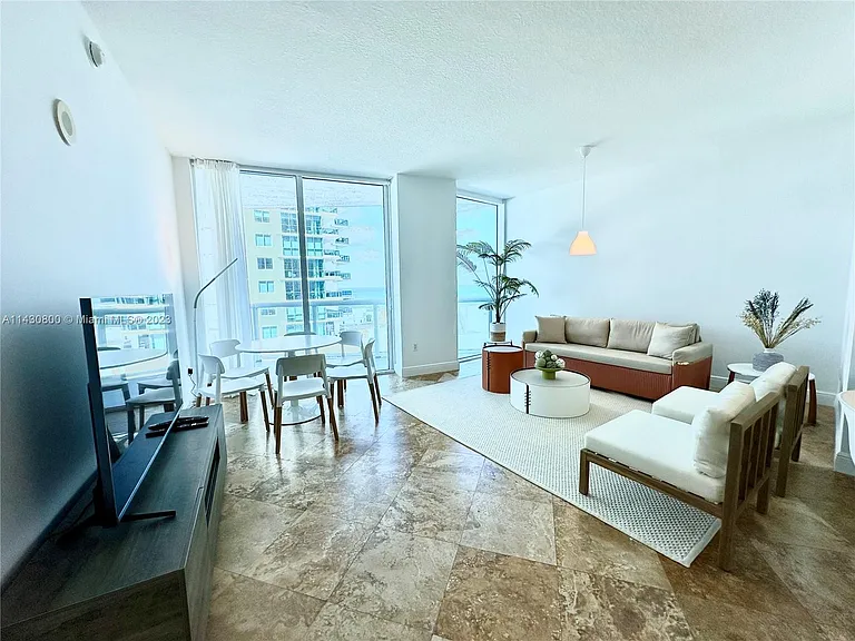 6515 Collins Ave #810 — Photo 6