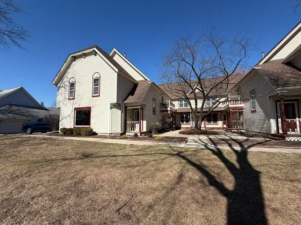 790 Regina Ct #790, Woodstock, IL 60098