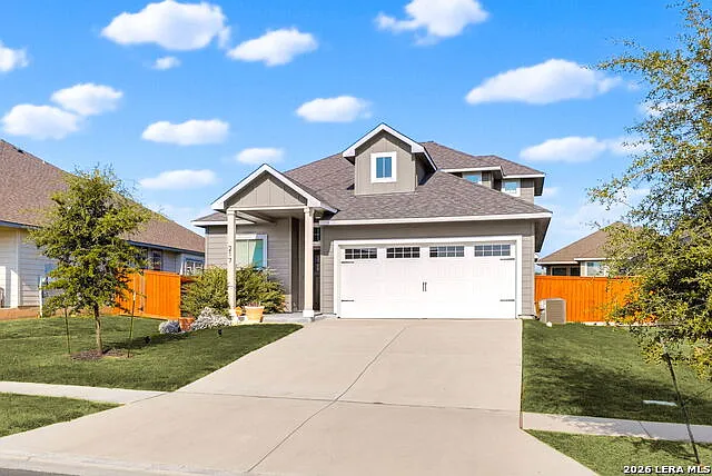 3 bed, 2.5 bath, 2338 sqft, $2,000 — Photo 2