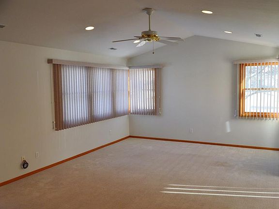 4th image of 1006 Cedarview Dr