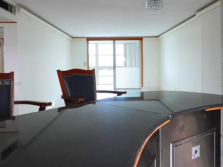301 NE 14th Ave #703 — Photo 4