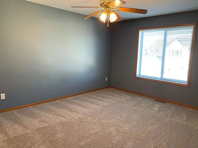 6824 Meadow Grass Ln S — Photo 10
