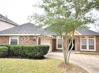 813 Raintree Ln, Desoto, TX 75115