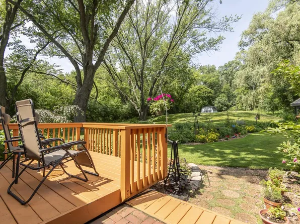 3175 South Hanke DRIVE, New Berlin, WI 53146