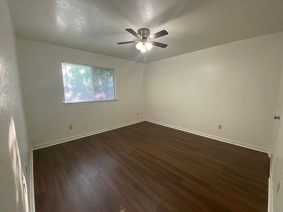 3rd image of 2703 Cypress Ln #B