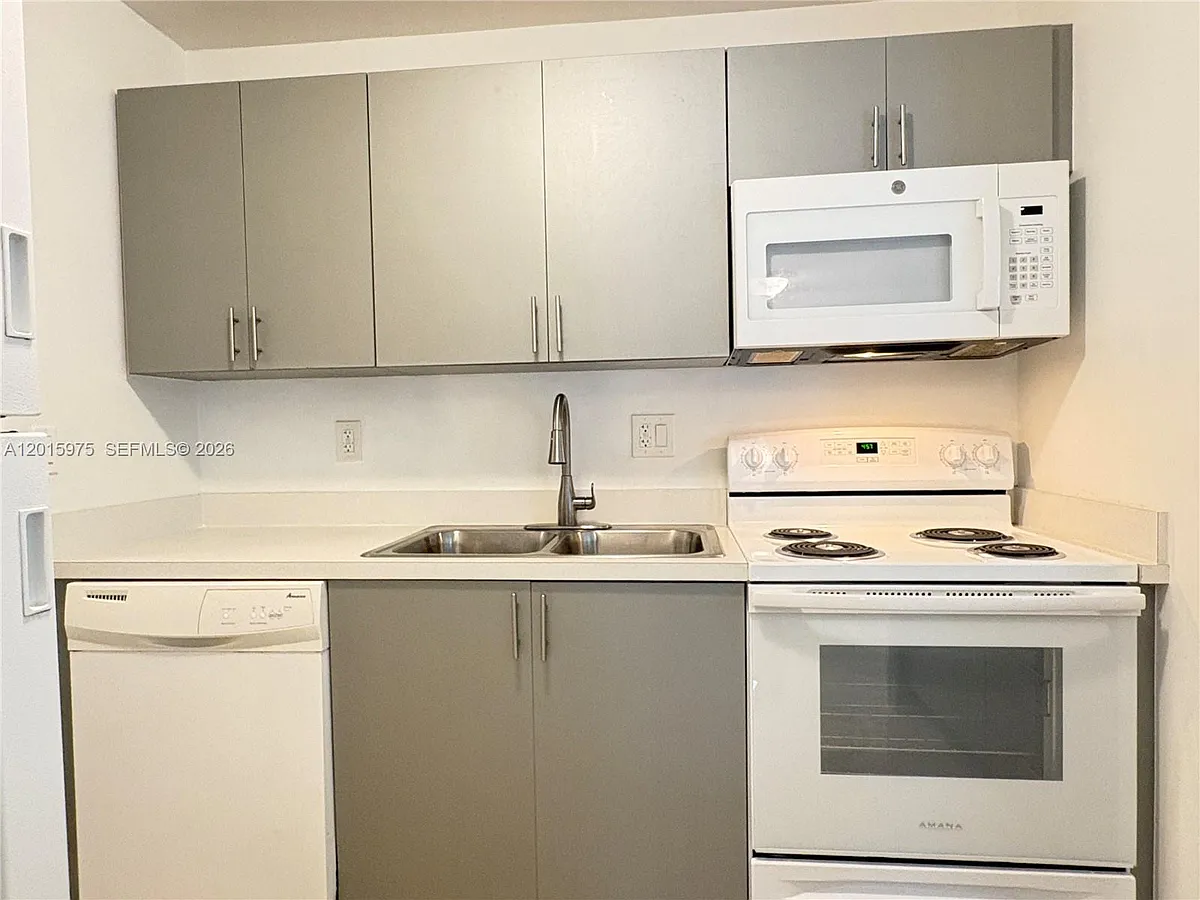 Building Photo - 9703 Hammocks Blvd #202
