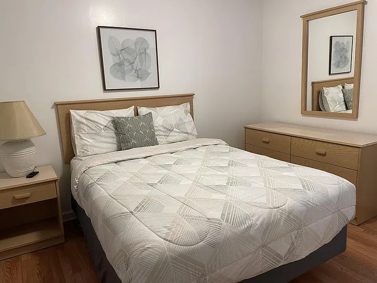 Fielding Court Apartments — Photo 11