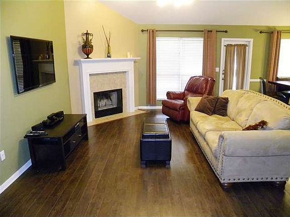 4th image of 1718 Twisted Oak Dr