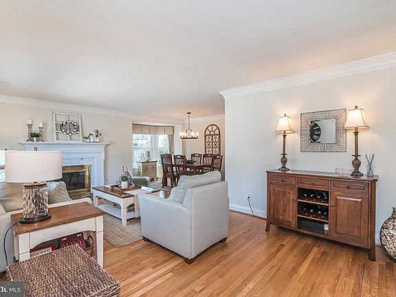 5th image of 2206 Rockwell Ave