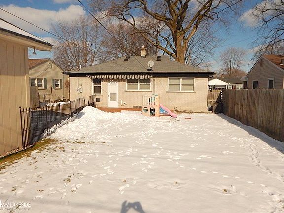2nd image of 22978 Carolina St