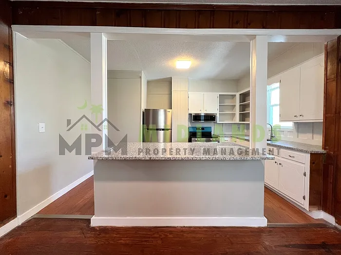 2326 Stark St #B — Photo 12
