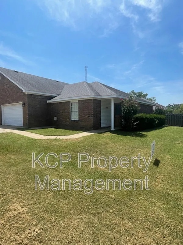 2 bed, 2.0 bath, 1346 sqft, $950 — Photo 1