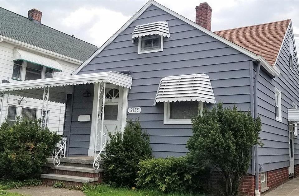 1st image of 2135 Clarence Ave