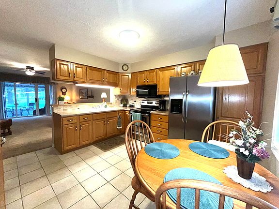 3rd image of 4711 Weston Ave