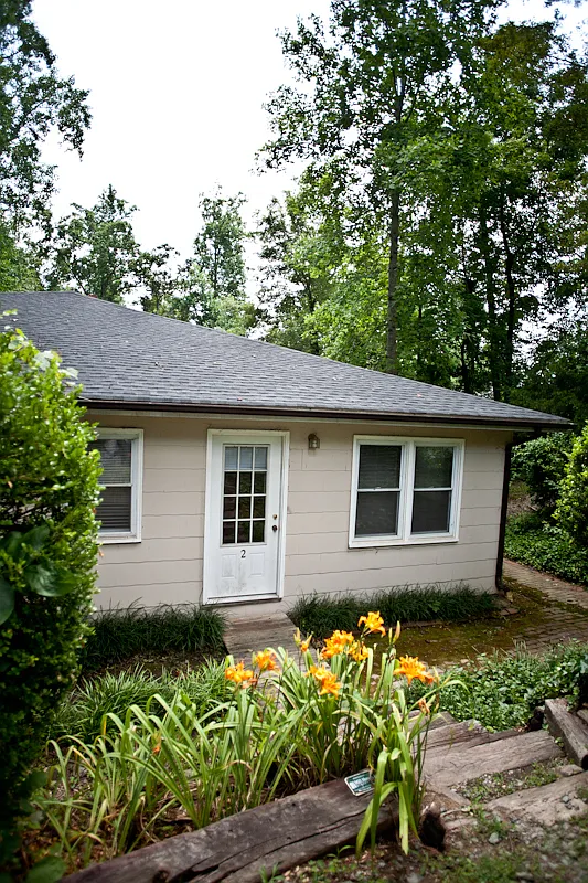 Walk or Ride to UNC Hospital from this 2 bedroom condo — Photo 3