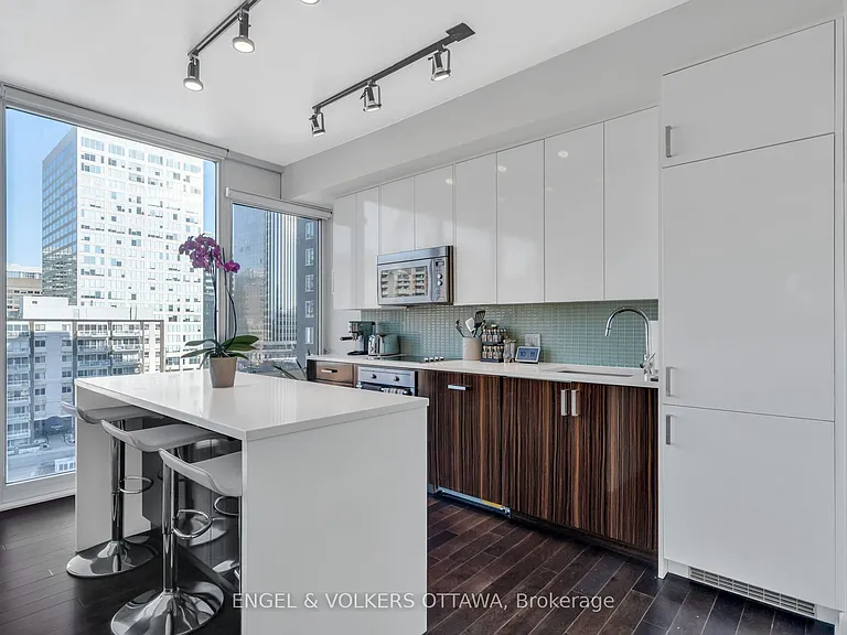 300 Lisgar St #701 — Photo 15