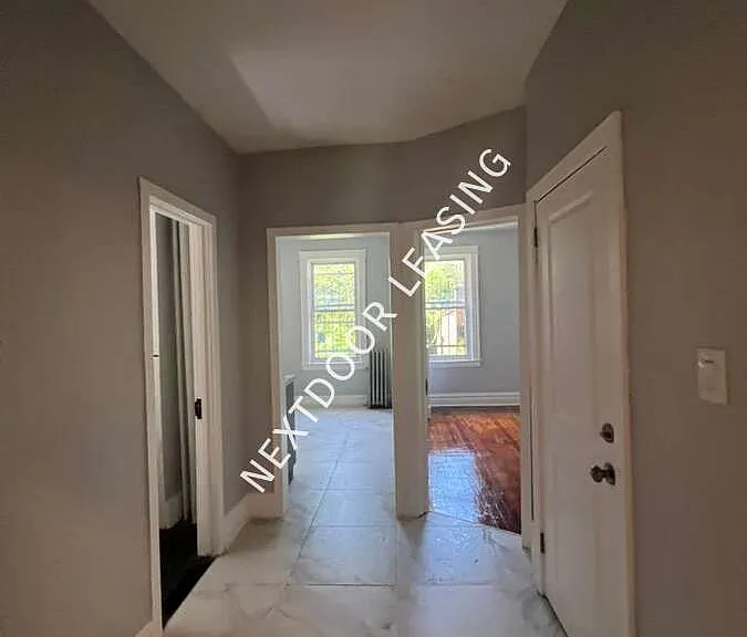 211 Grant Ave #1M — Photo 6