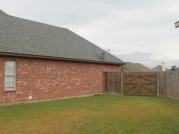 3rd image of 107 Bald Cypress Trl