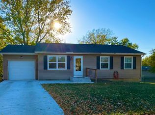 3839 SE Bryant St, Topeka, KS 66609