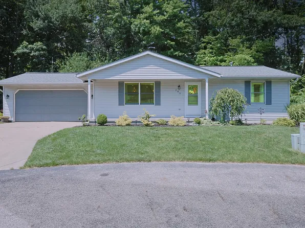 285 Chasseral Ct NW, Comstock Park, MI 49321