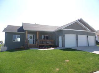 4817 Driftwood Ln, Bismarck, ND 58503