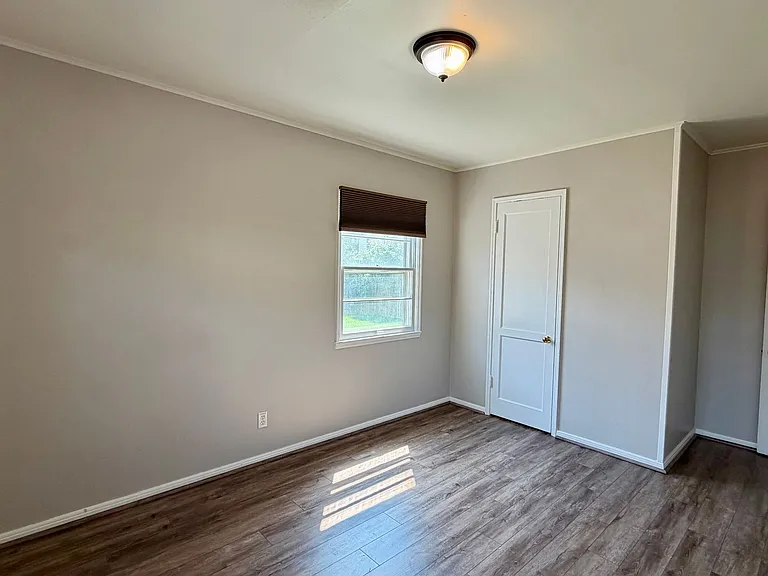 1210 Potter Ave — Photo 12