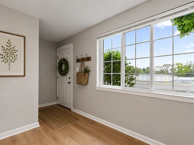 Donovan Townhomes — Photo 28