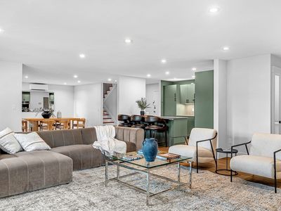 935 Washington St APT 8, Newton, MA, 02460