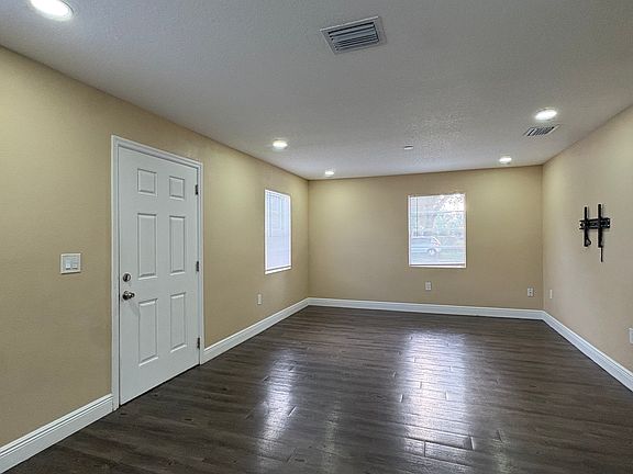 3rd image of 7416 Deleuil Ave #A