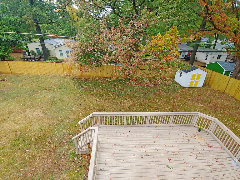 2216 Harvard Dr — Photo 19