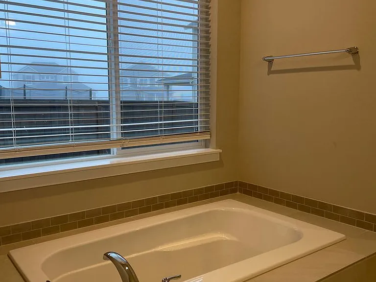72 N 88th Dr — Photo 39