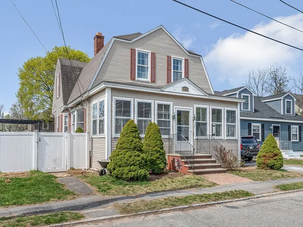 17 Rose Ave, Lowell, MA 01851