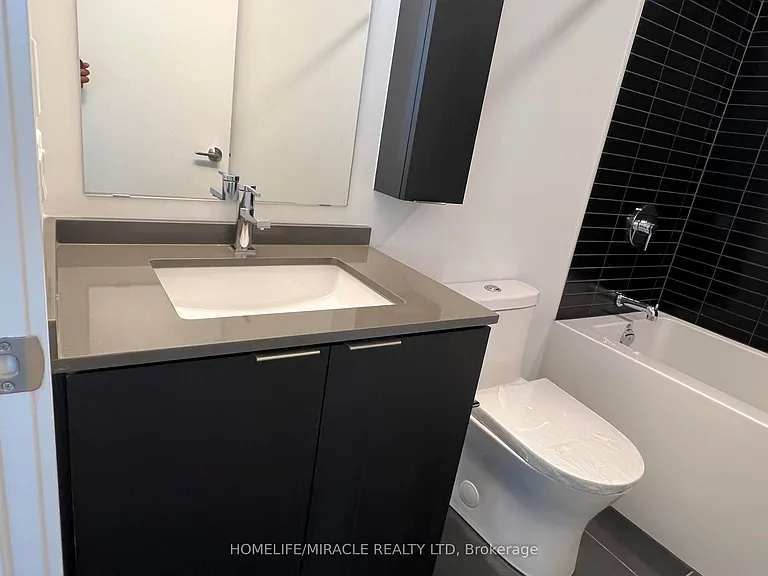 86 Dundas St E #1603 — Photo 16