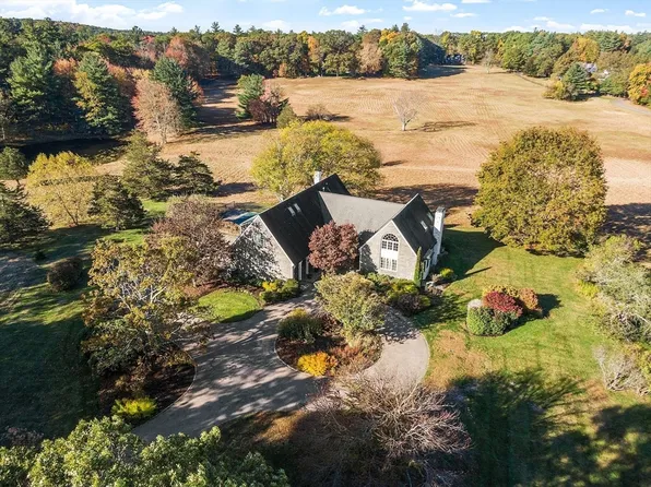 1409 Monument St, Concord, MA 01742